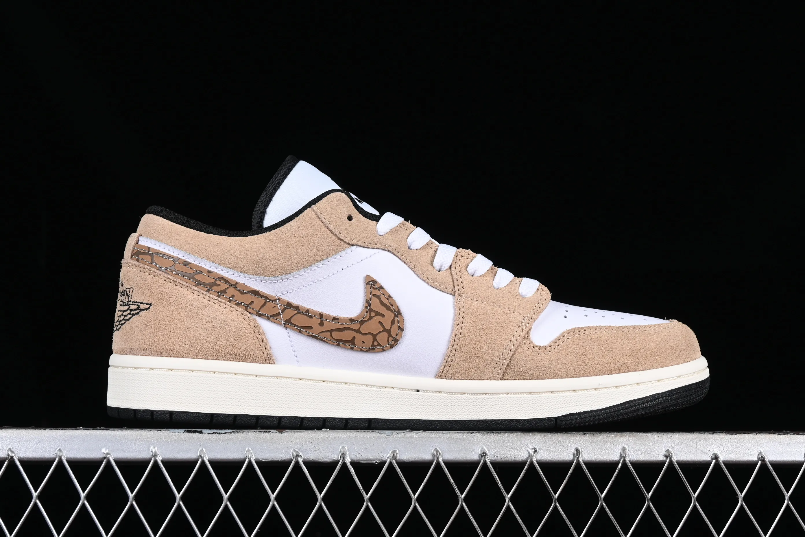 All categories Air Jordan Jordan series basketball shoes Air Jordan 1 Low G version pure original Air Jordan 1 Low AJ1 Joe 1 white and yellow burst pattern low-top cultural casual sneakers DZ4130-201